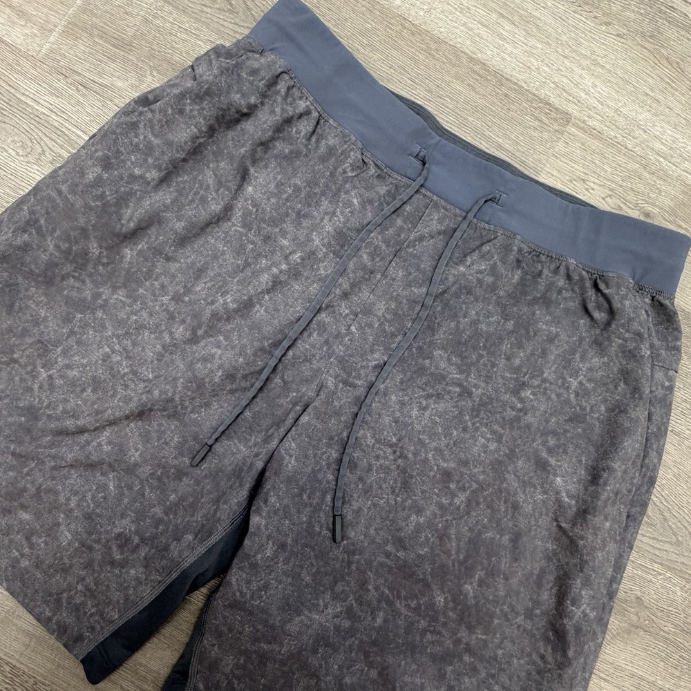 Lululemon T.H.E. Shorts Men XL 9" Linerless Gravel Dust Asphalt Grey LM7ARAS